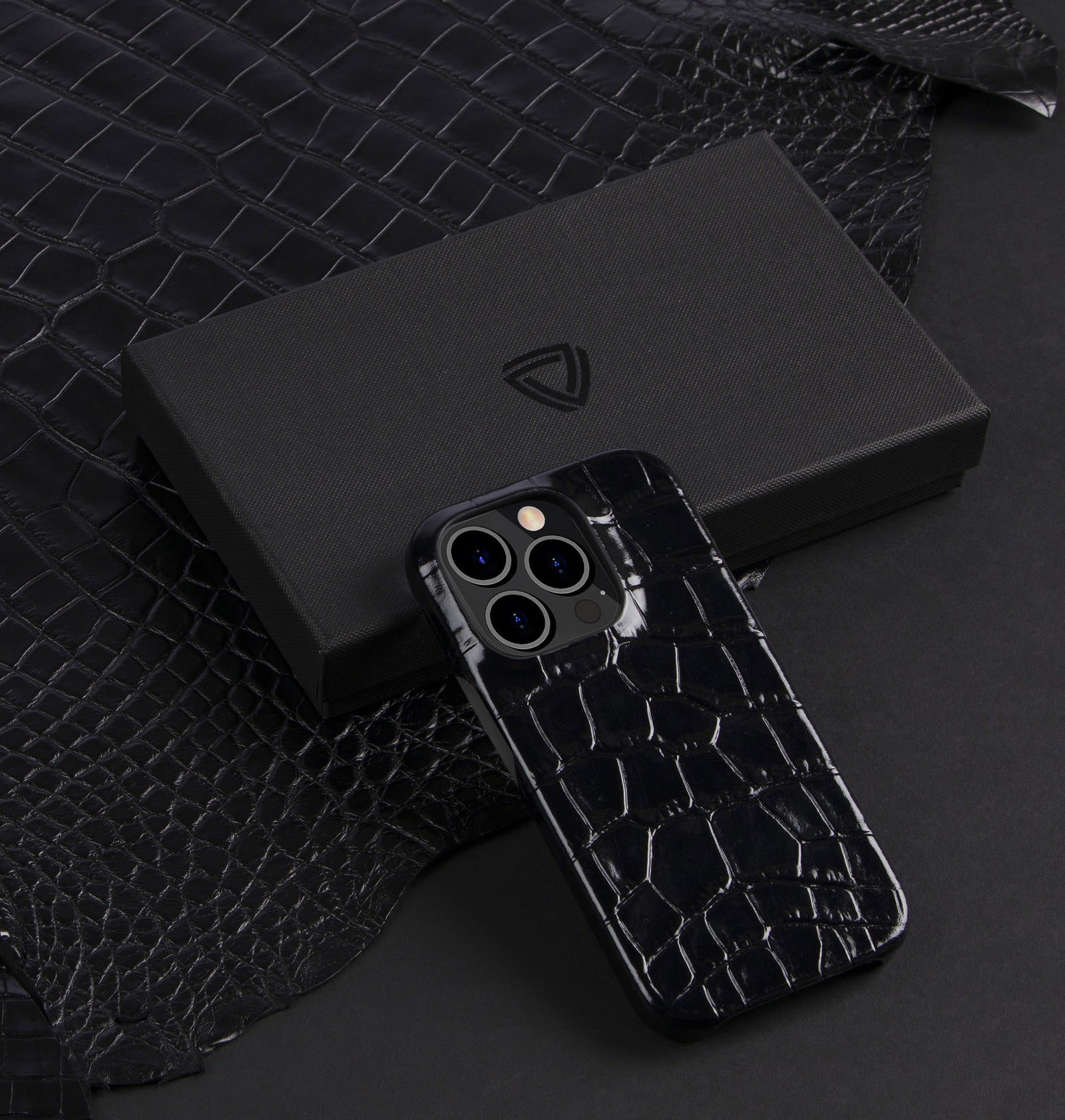 iPhone 14 Pro — Veau embossé crocodile — Noir brillant — Voir l’image 5