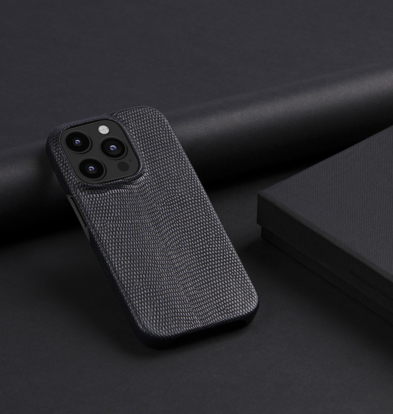 iPhone 14 Pro — Lucertola — Nero — Visualizza immagine 5