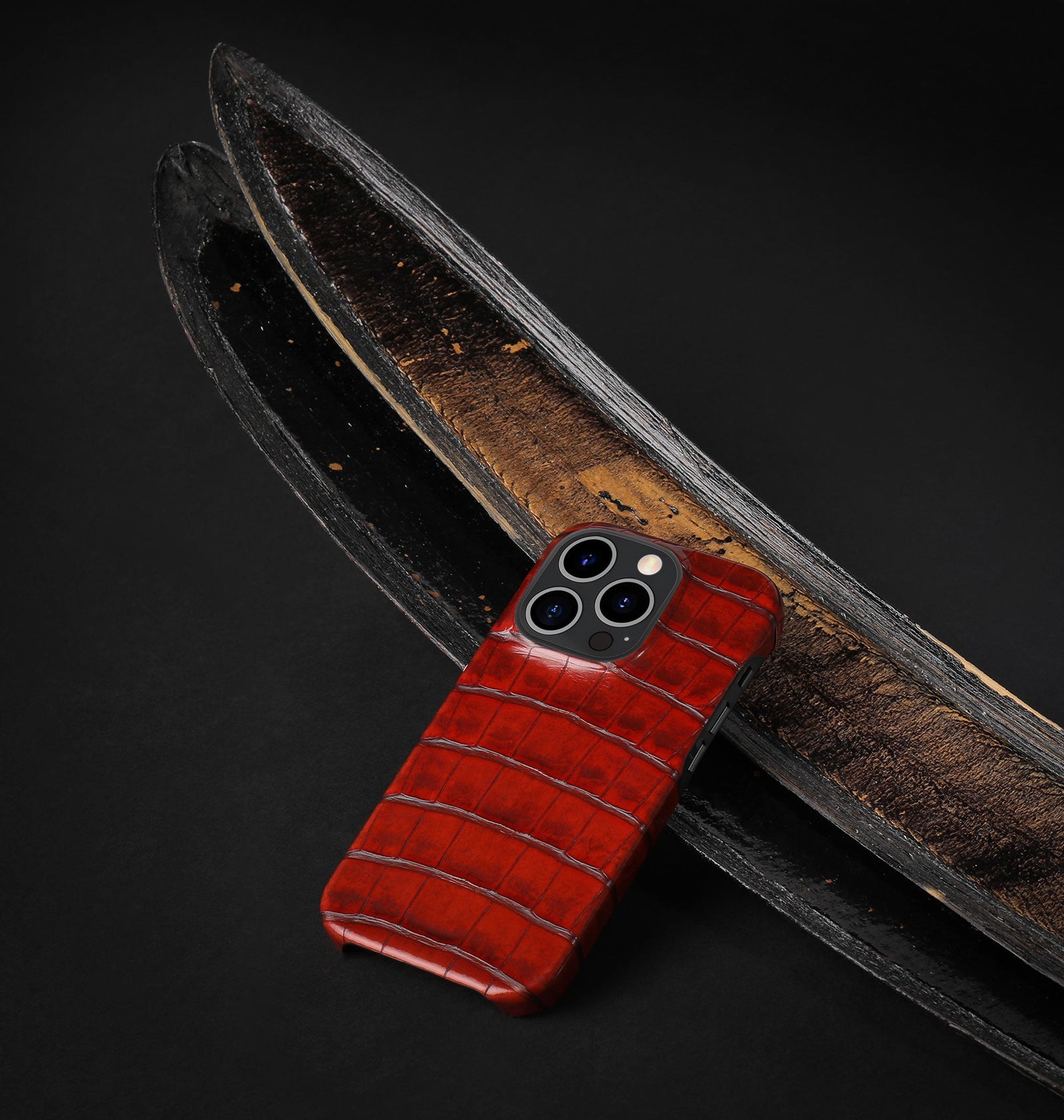iPhone 15 Pro — Limited edition — Tiger Red — View image 5