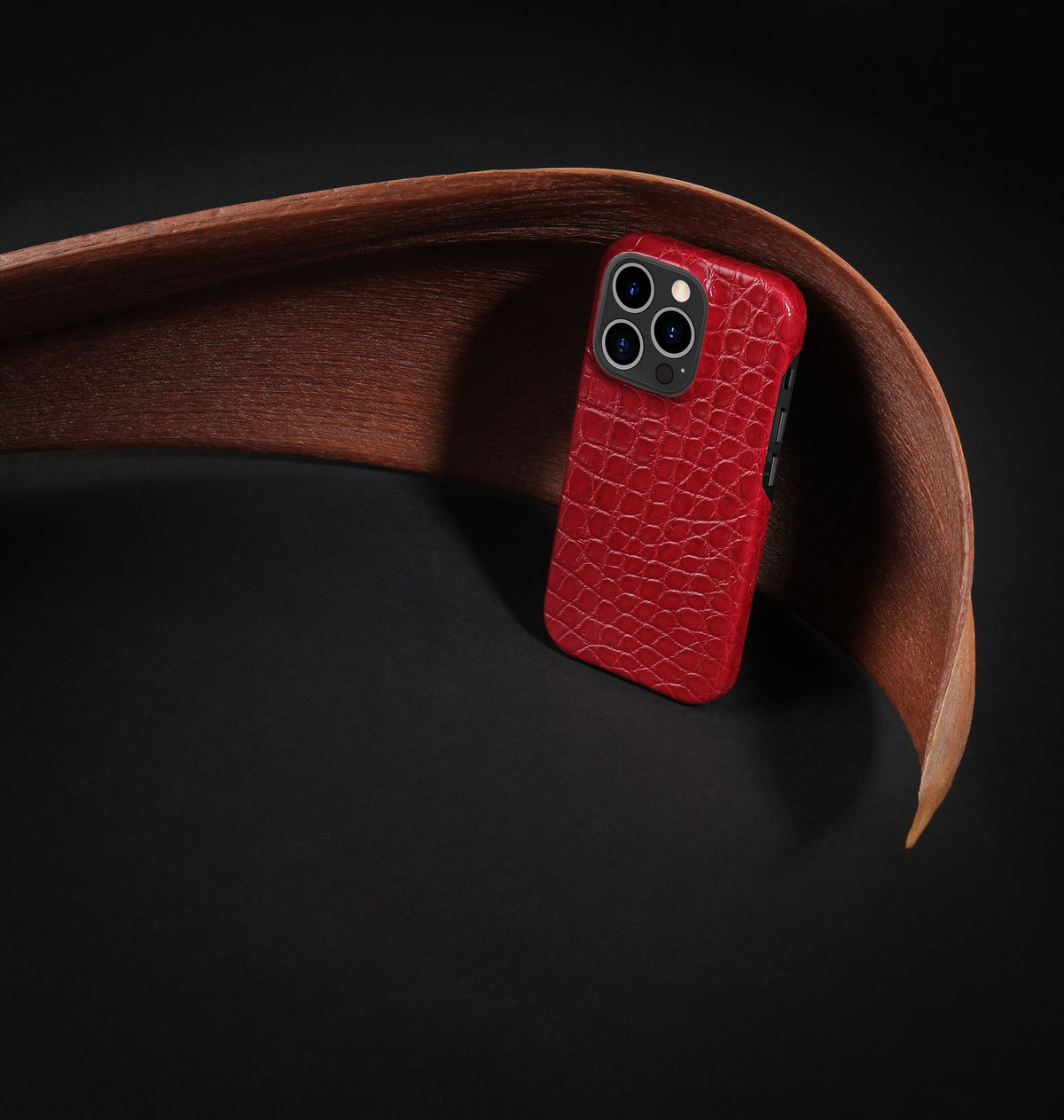 iPhone 15 Pro — Limited edition — Cherry Red — View image 5