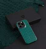 iPhone 15 Pro Glossy Turquoise