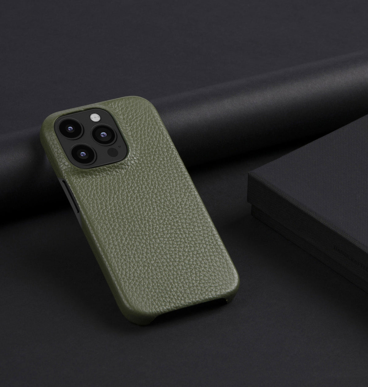 iPhone 15 Pro Max — Calfskin — Green — View image 5