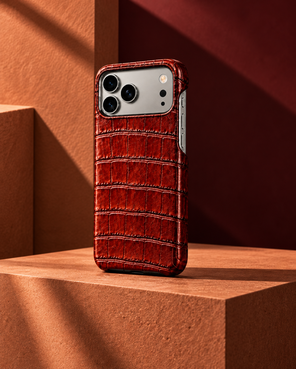 Cover CLAN Milano iPhone 18 Pro in coccodrillo Tiger Red, campagna editoriale