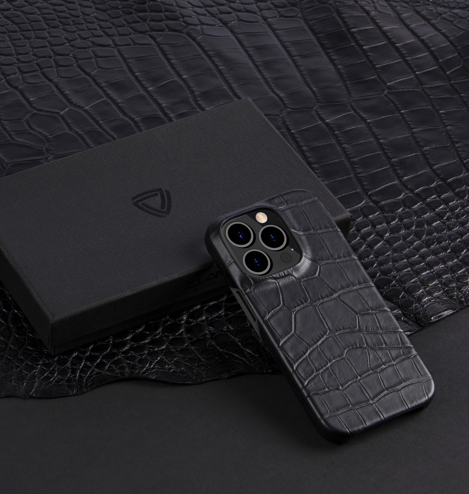 iPhone 14 Pro — Vitello stampato coccodrillo — Nero — Visualizza immagine 5