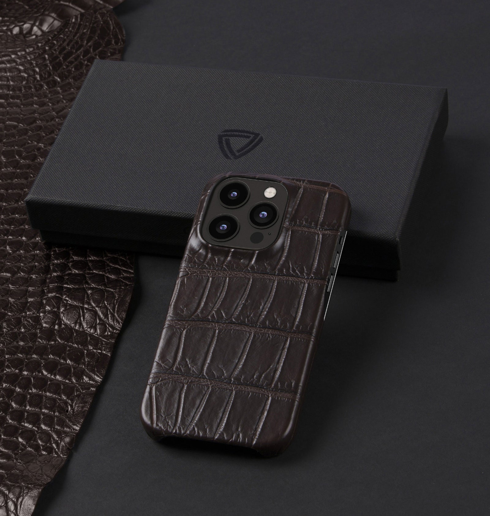 iPhone 14 Pro — Coccodrillo — Marrone scuro — Visualizza immagine 5