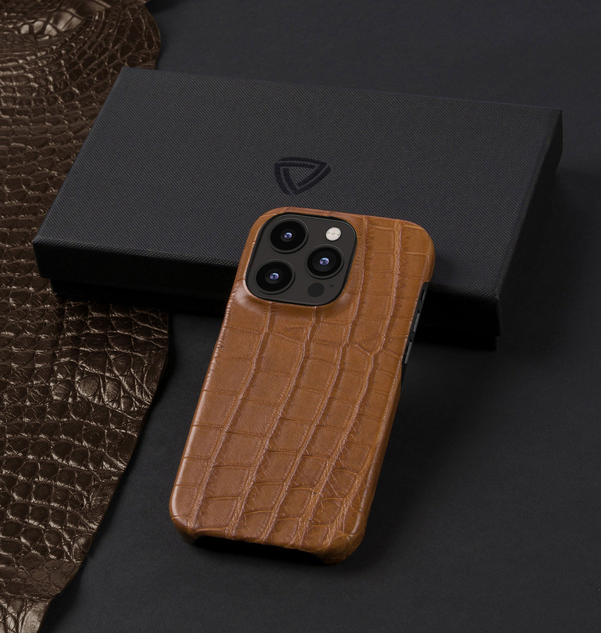 iPhone 14 — Coccodrillo — Marrone Chiaro — Visualizza immagine 5